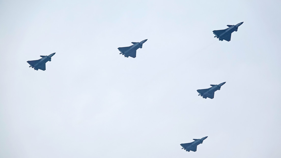 VIDEO: China intenta aprovechar sus drones avanzados en operaciones conjuntas con cazas furtivos