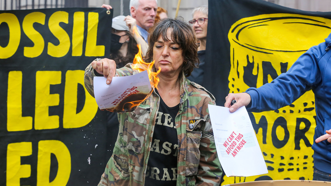 Estudio: Millones de británicos "están luchando" para pagar las facturas