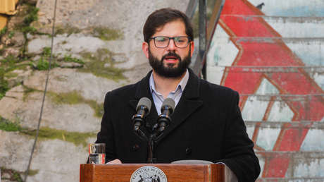 Gabriel Boric ordena la expulsión de un grupo de extranjeros que agredieron a carabineros