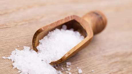 Dietistas alertan que una nueva tendencia difundida en TikTok para perder peso "es napalm para las entrañas"