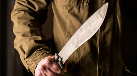 VIDEO: Captan a un hombre con un machete tocando las puertas de varias casas en EE.UU.