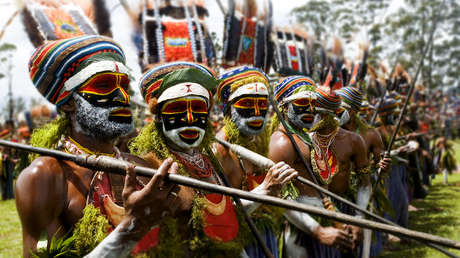 Más de 30 muertos en enfrentamientos tribales en la 'isla del amor' papú