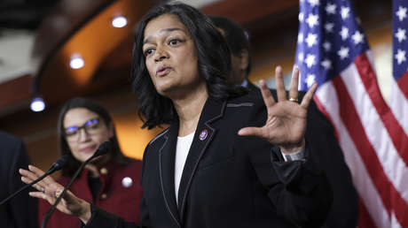 Grupo de demócratas revoca la carta en la que insta a Biden a negociar con Rusia por Ucrania