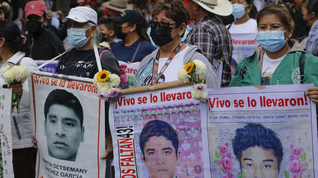 El Gobierno de México afirma que le han querido "dinamitar" la investigación del caso Ayotzinapa