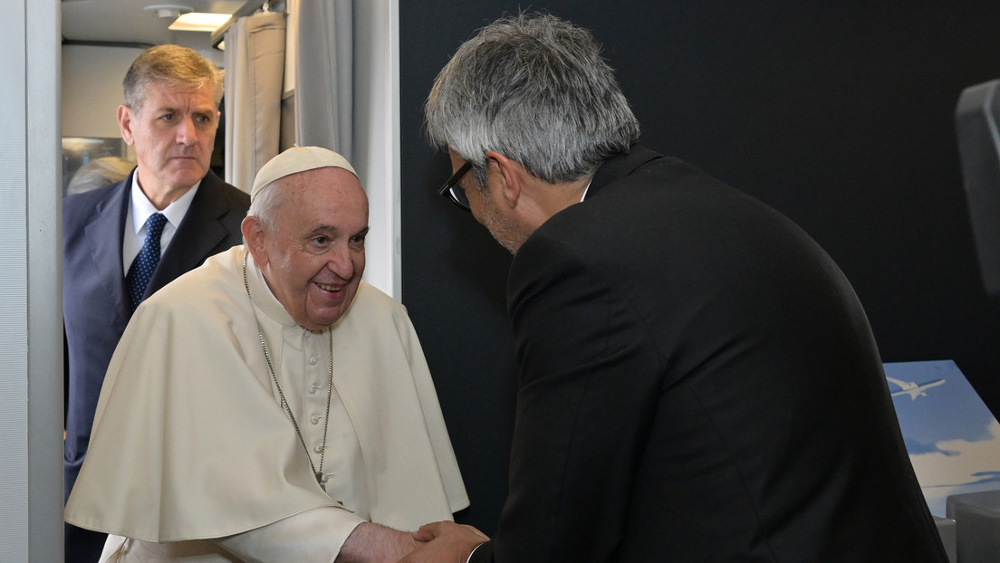 El papa Francisco tiene "un gran cariño" por los pueblos ruso y el ucraniano