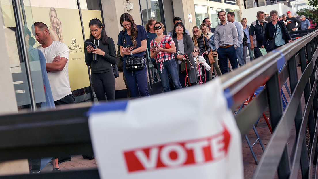 Denuncian posibles manipulaciones con los equipos de votación en Arizona y Trump insta a protestar