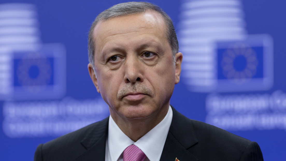 Erdogan promete "responder" por los 52 años "a las puertas de la UE"