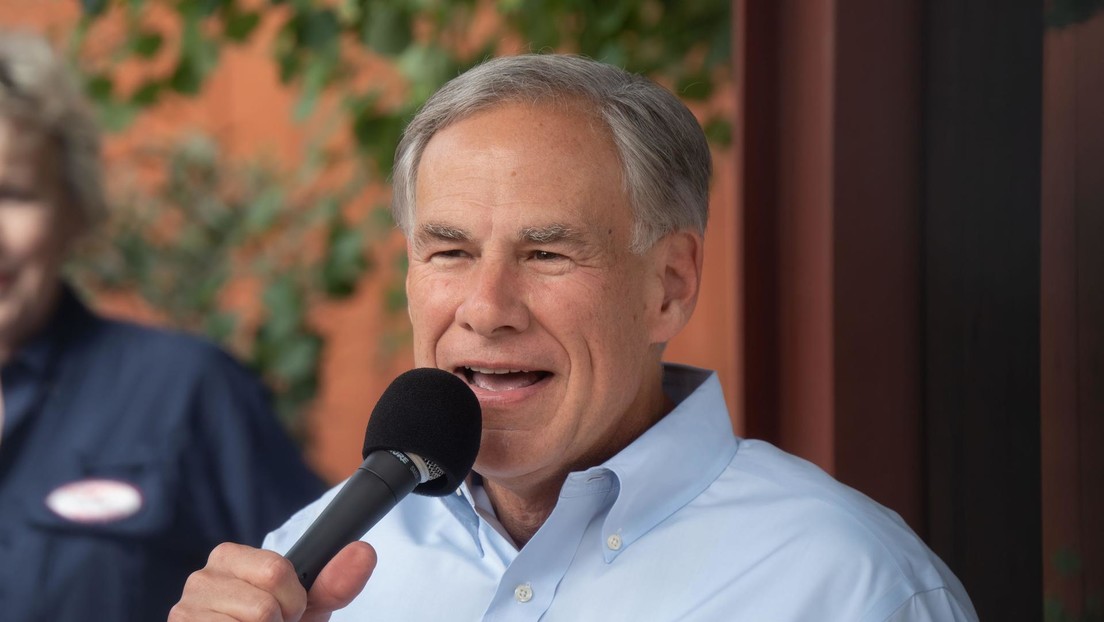 El gobernador de Texas invoca la 'Cláusula de Invasión' de la Constitución de EE.UU.