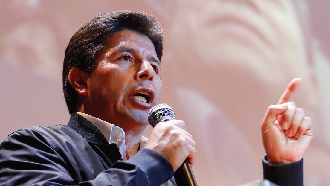 El Congreso de Perú aprueba admitir las acusaciones constitucionales contra Castillo