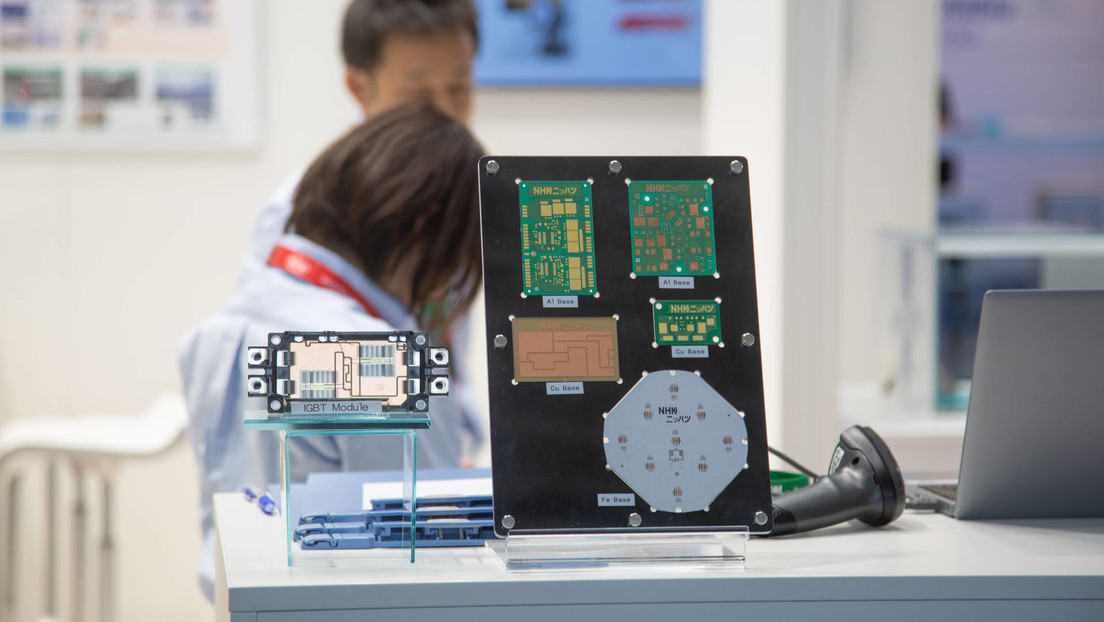 China aboga por una industria de chips "abierta e inclusiva" frente a las tensiones con EE.UU.