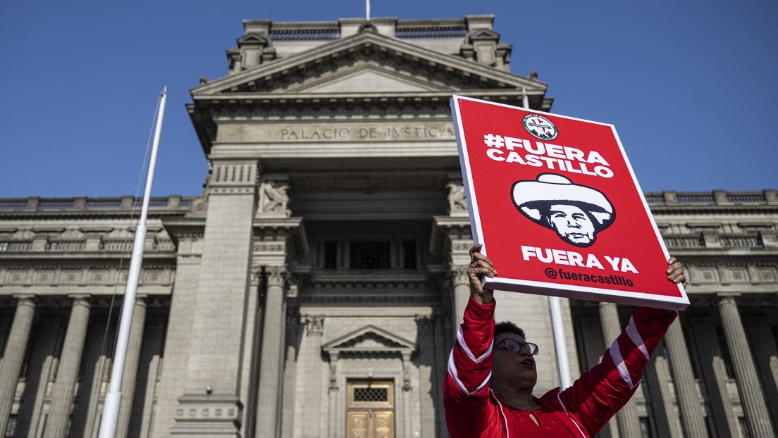 Protesta contra Pedro Castillo el día de la llegada de una delegación de la OEA a Perú