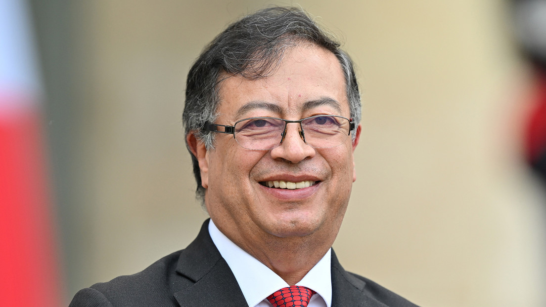 Petro se compromete con delegación de WikiLeaks a "ejercer presión" ante EE.UU. por el caso de Assange