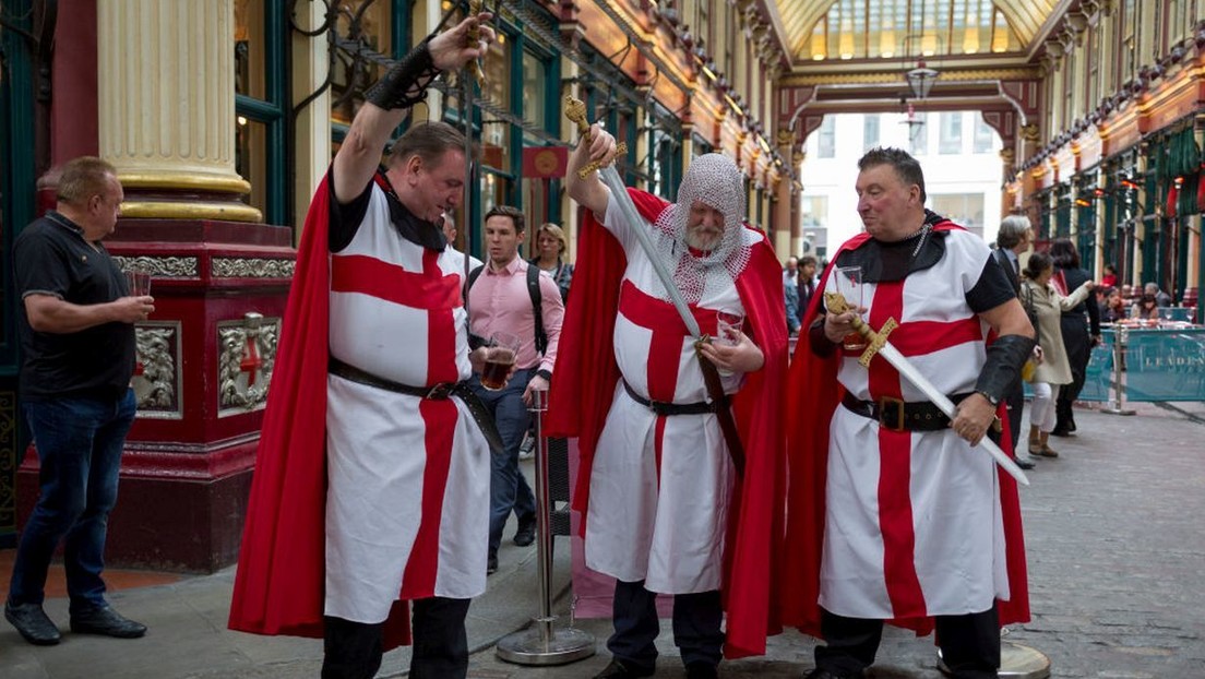 Catar prohíbe a los 'cruzados' de Inglaterra el ingreso a los estadios del Mundial (VIDEO)