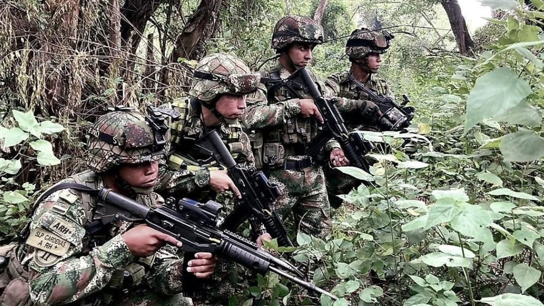 Colombia despliega militares en zona fronteriza con Ecuador y Perú para combatir a los grupos armados