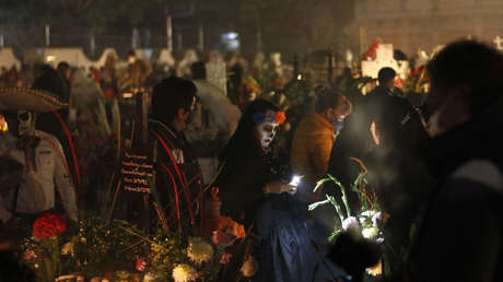 ¿Fantasmas o almas que retornan? Lo que necesitas saber para perderle el miedo al Día de Muertos