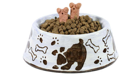 Detectan los dañinos 'químicos eternos' en ropa para bebés y envases de comida para animales