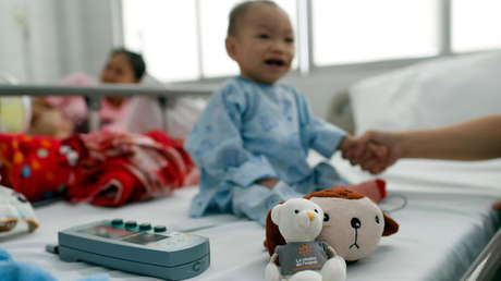 Gemelas se reencuentran 13 años después de ser separadas y criadas en países diferentes