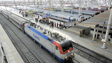 Al menos 30 heridos tras el descarrilamiento de un tren en Seúl