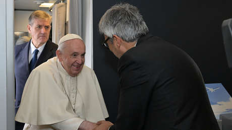 El papa Francisco tiene "un gran cariño" por los pueblos ruso y el ucraniano