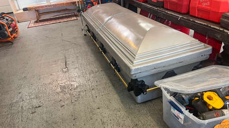 Dejan un ataúd usado en una casa de empeño en EE.UU. por la crisis económica