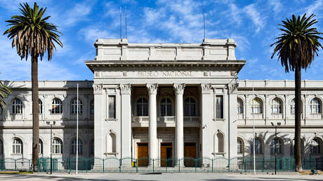Museos y bibliotecas públicas de Chile cierran sus puertas por paro de funcionarios: ¿qué reclaman?