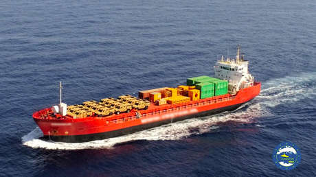Operativo de la UE intercepta un barco con vehículos blindados en su camino a Libia