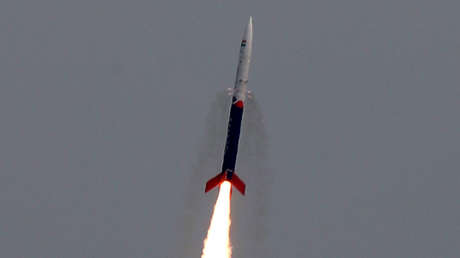 "Momento histórico": la India lanza su primer cohete espacial privado (VIDEO)