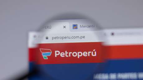 El exgerente de Petroperú Hugo Chávez Arévalo se entrega a la Fiscalía tras orden de captura