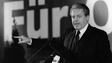 Se declara un minuto de silencio en el Parlamento de Austria tras la 'muerte' de un excanciller que sigue vivo