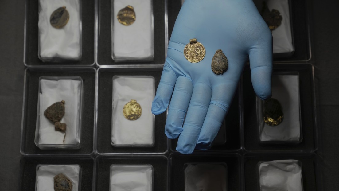 Hallan en el Reino Unido el "entierro femenino medieval más significativo" de la historia