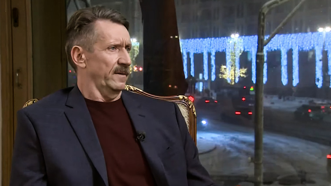 Víktor But a RT: "Todo lo que me pasó a mí, le está pasando ahora a nuestro país"