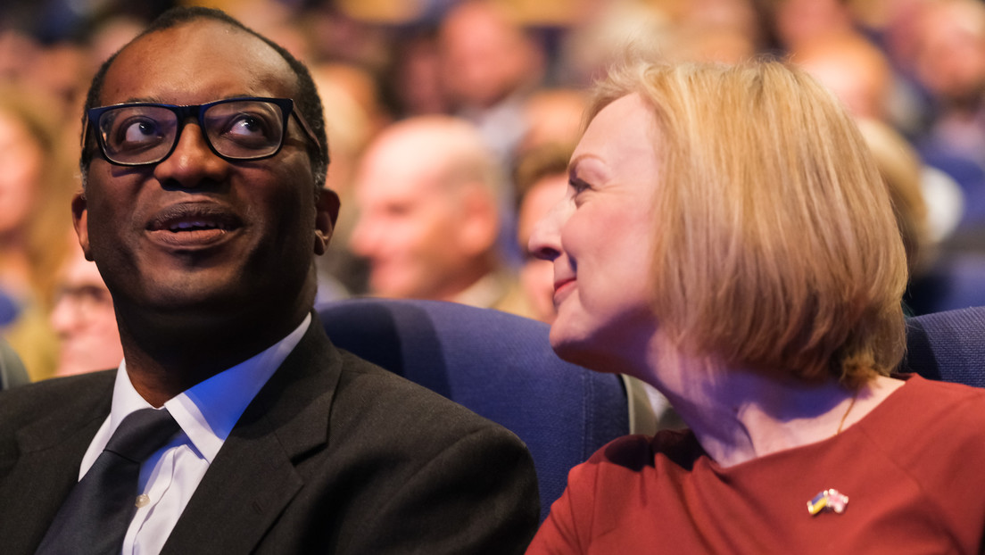 Kwarteng admite que "se dejó llevar" a la hora de elaborar su plan económico con Liz Truss
