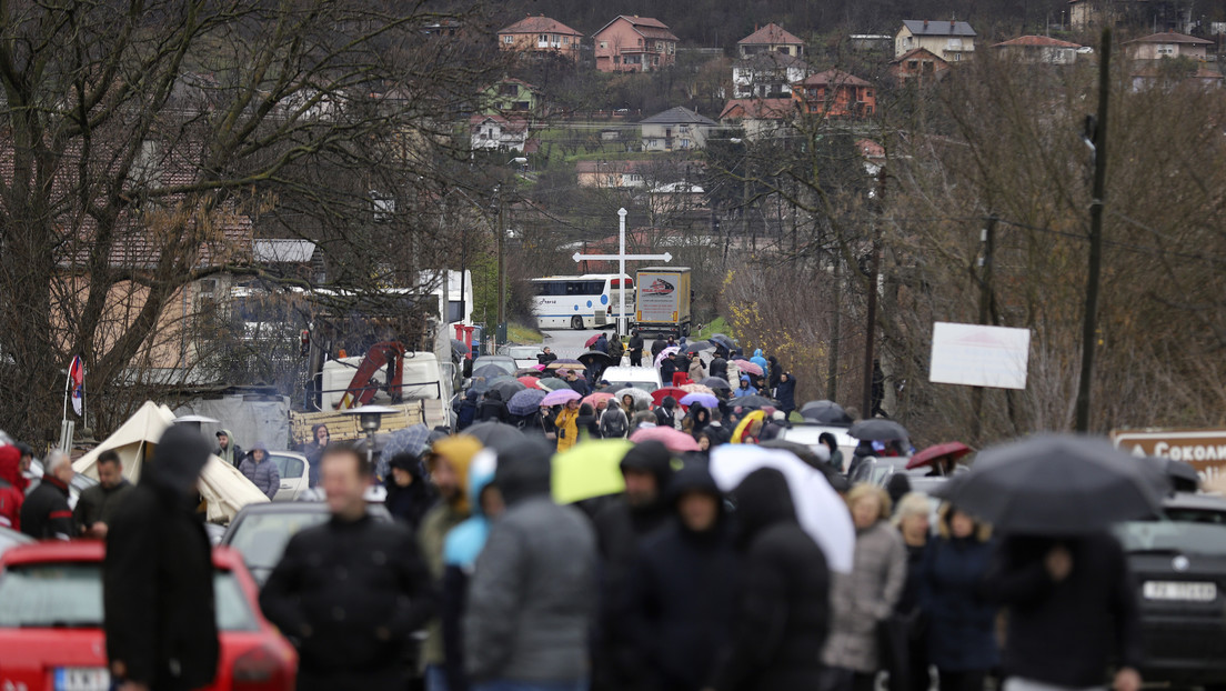 Belgrado critica a la UE por sus llamados sobre Kosovo: "solo reaccionan cuando los serbios están en las barricadas"