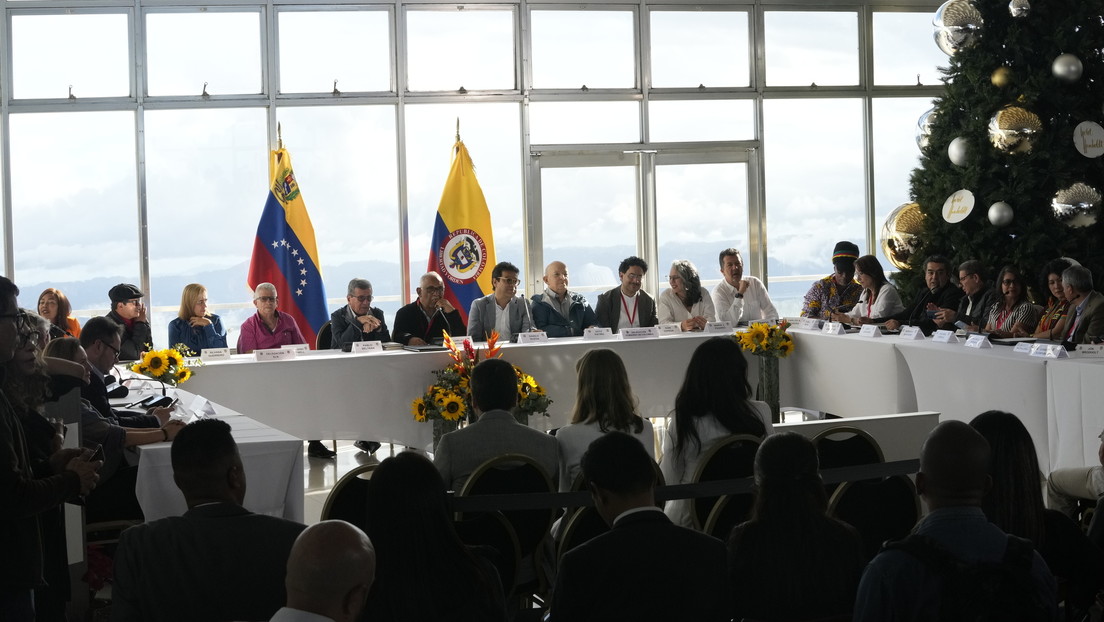 El Gobierno de Colombia y el ELN concluyen el primer ciclo del diálogo de paz y anuncian los acuerdos