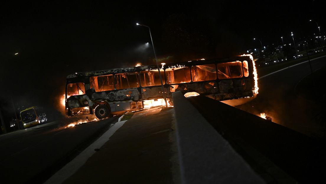 Tres vehículos y cinco autobuses incendiados: el saldo de las protestas bolsonaristas en Brasilia