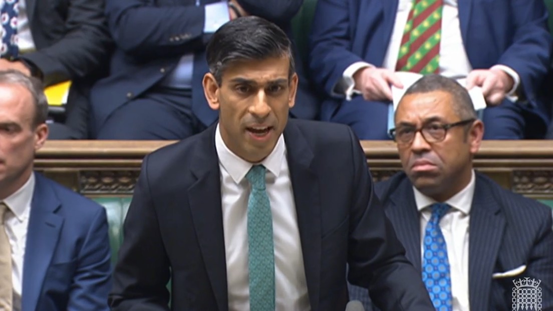 Reino Unido anuncia medidas para acelerar la deportación de inmigrantes ilegales de Albania