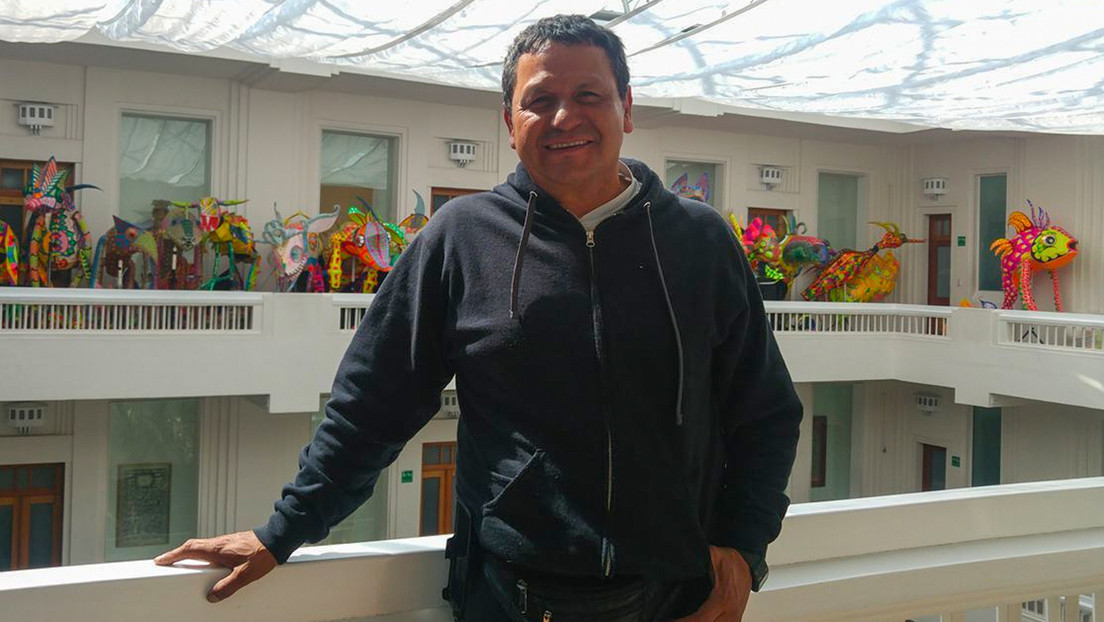 El hombre en Ciudad de México que cada Navidad regala comida a cientos de niños en situación de calle