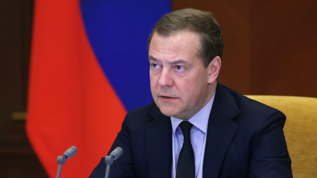 Expresidente ruso: Moscú hará "todo lo posible" para evitar una catástrofe nuclear