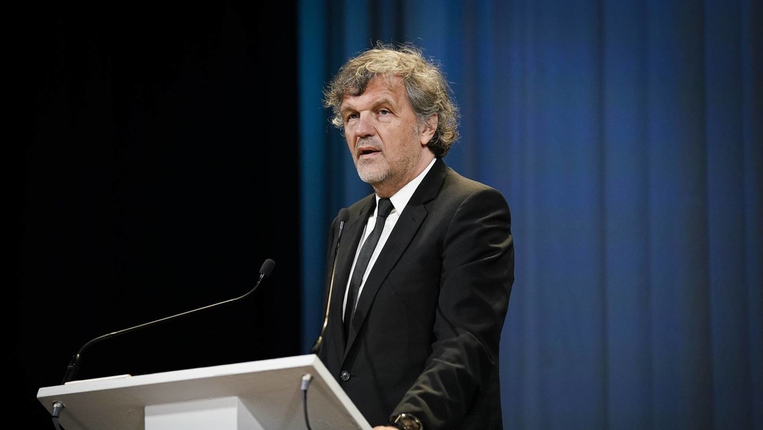 El cineasta Emir Kusturica declara que los serbios construyen barricadas en Kosovo "para proteger sus vidas"