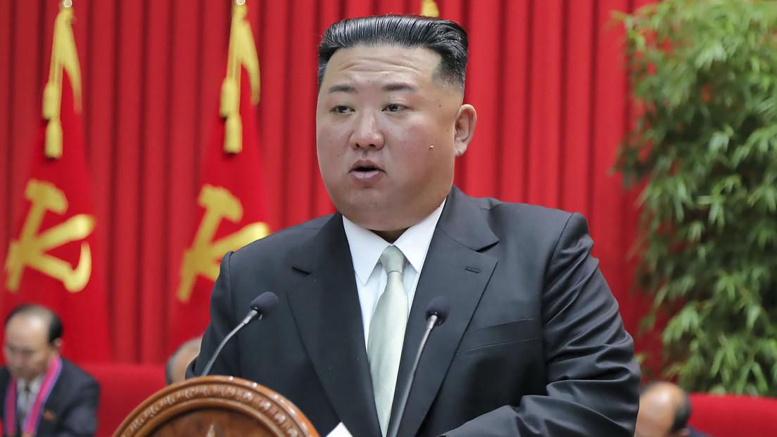 Kim Jong-un ordena fortalecer el potencial de defensa de Corea del Norte a la luz de "nueva situación desafiante"