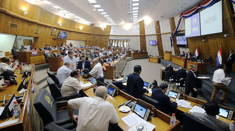 Diputados de Paraguay rechazan aporte de la UE para programas educativos por "ideología de género"