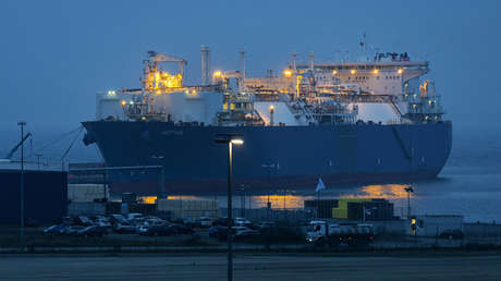 Bloomberg: Al menos 18 millones de barriles de crudo están atascados en aguas territoriales turcas