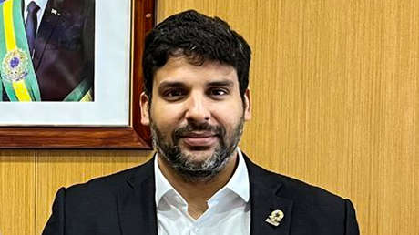 Un mes antes de dejar el cargo, Bolsonaro nombra a un policía militar nuevo secretario de Cultura