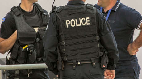 La Policía de Kosovo se despliega en una zona de mayoría serbia causando la protesta de Belgrado