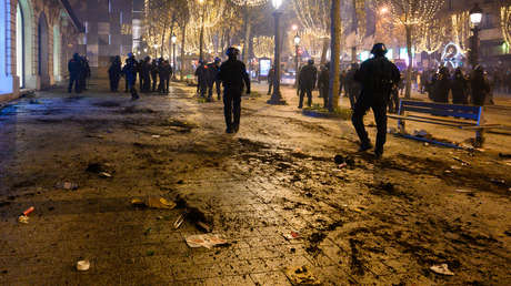 100 detenciones en París tras las victorias de Marruecos y de Francia en el Mundial  (VIDEOS)