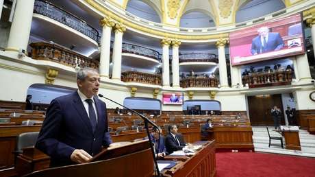 El jefe de Ministros de Dina Boluarte pide diálogo y anuncia la creación de un "gabinete de crisis"