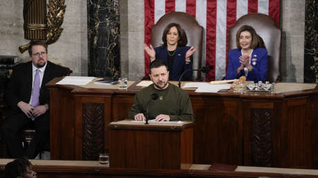 Zelenski afirma que Kiev no tiene suficiente artillería y desata risas en el Congreso de EE.UU.