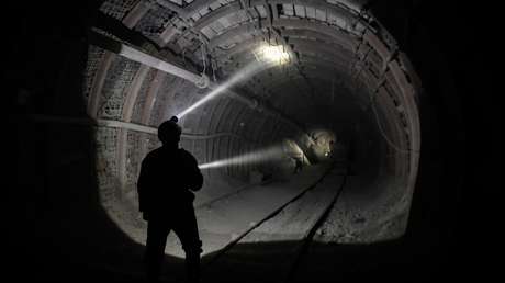 107 personas que quedaron en minas tras un ataque de Kiev contra Donetsk salen a la superficie