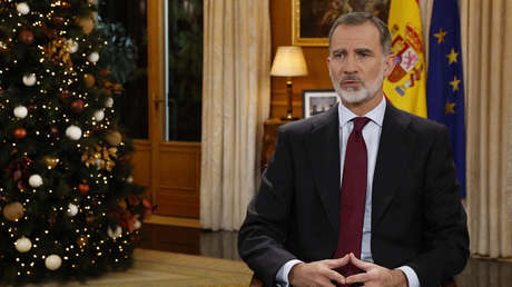 El rey de España llama en su discurso navideño a "la responsabilidad" y "la unión" ante el inédito choque institucional