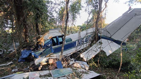 Se desploma una avioneta en el centro de México minutos después de haber despegado